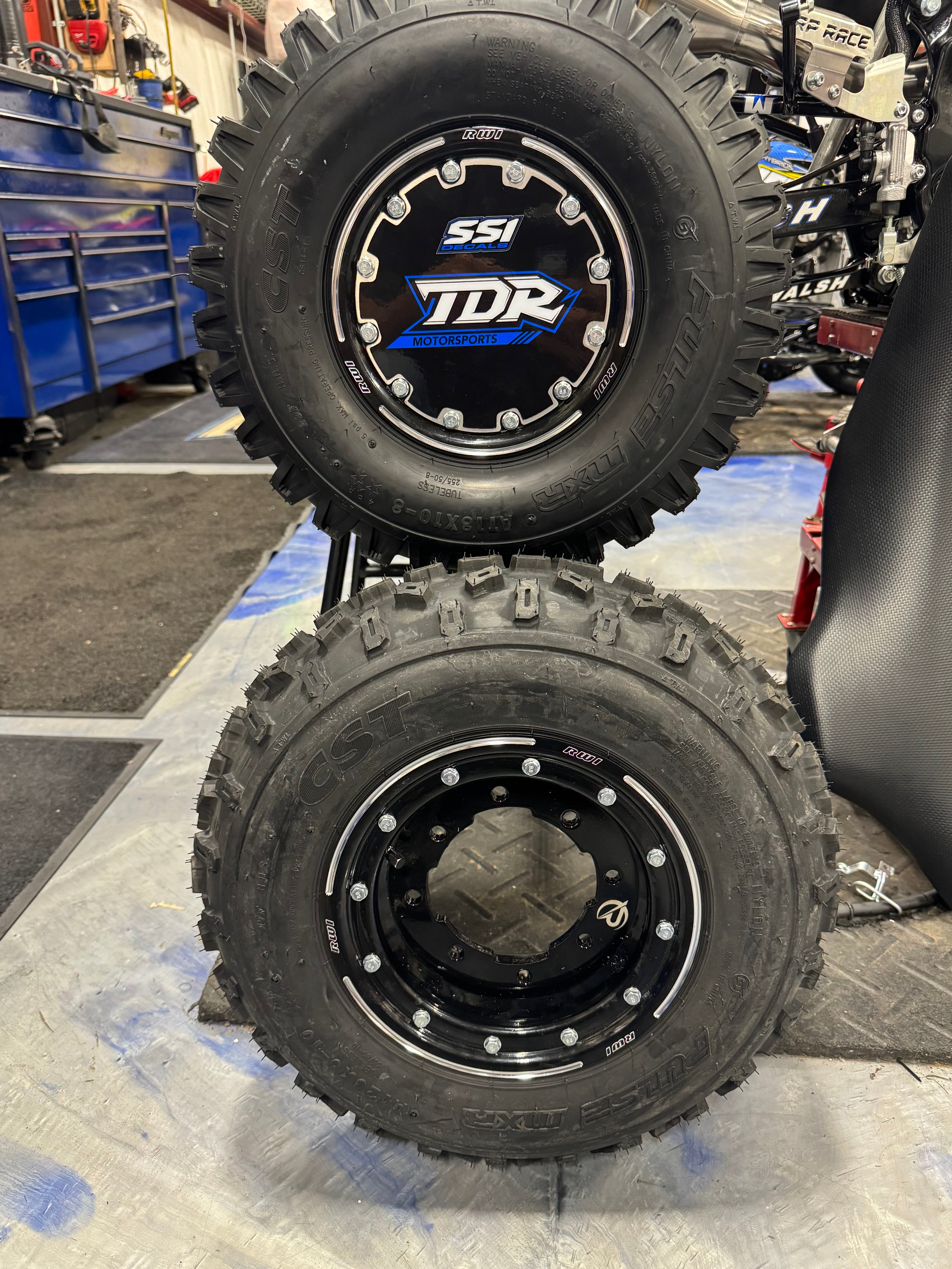 Mud Plugs Rear Outer 8 Inch